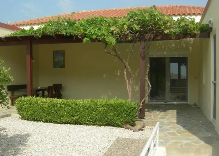 Βίλα Elia With Pool, Yurt And Sea Views