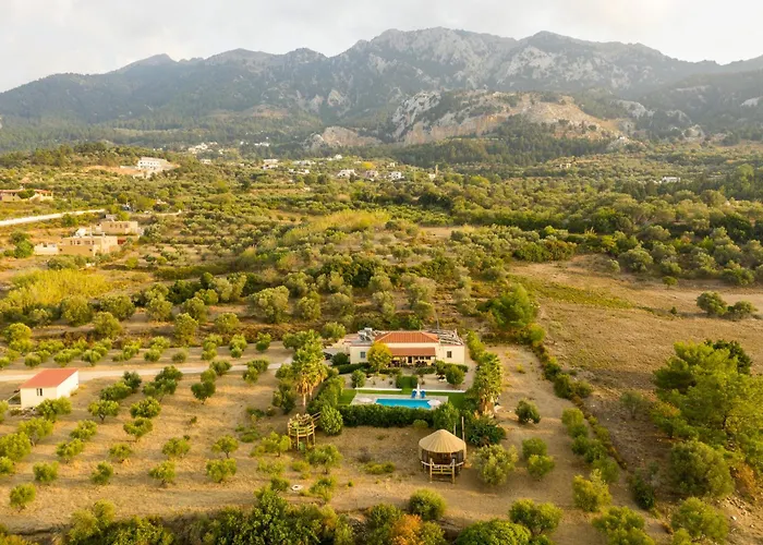 Elia With Pool, Yurt And Sea Views *