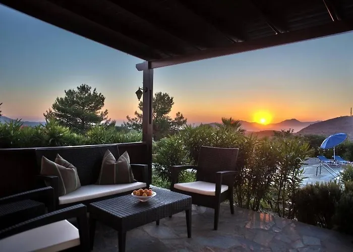 Elia With Pool, Yurt And Sea Views