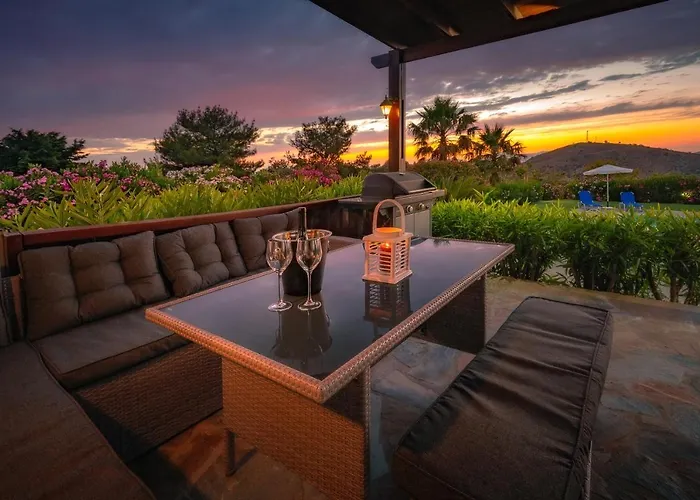 Elia With Pool, Yurt And Sea Views Villa